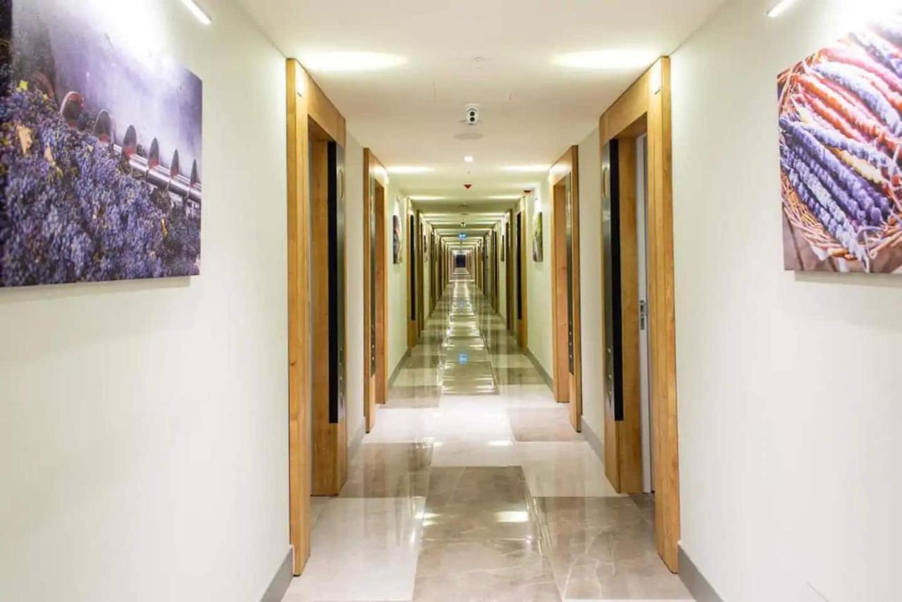 Sea View Apart-Hotel Orbi Twin Towers 1413 Batumi Bagian luar foto